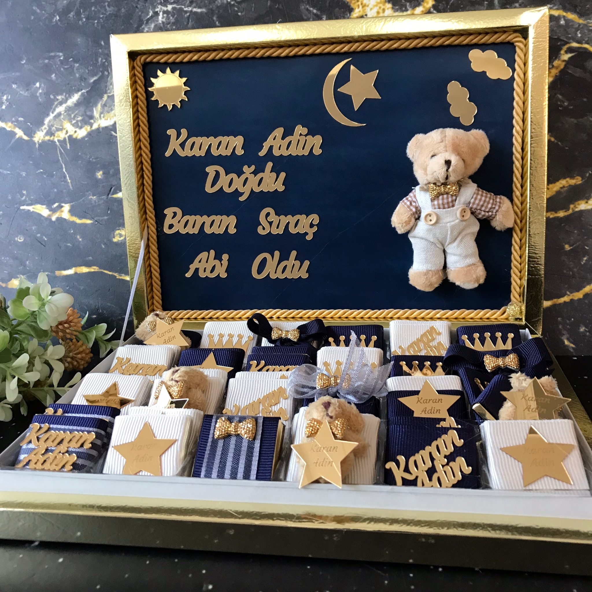 erkek bebek cikolatasi - suslu ayicikli karton kutudanbsp nbsp48 ad cikolatali - lacivert - krem kurdale 