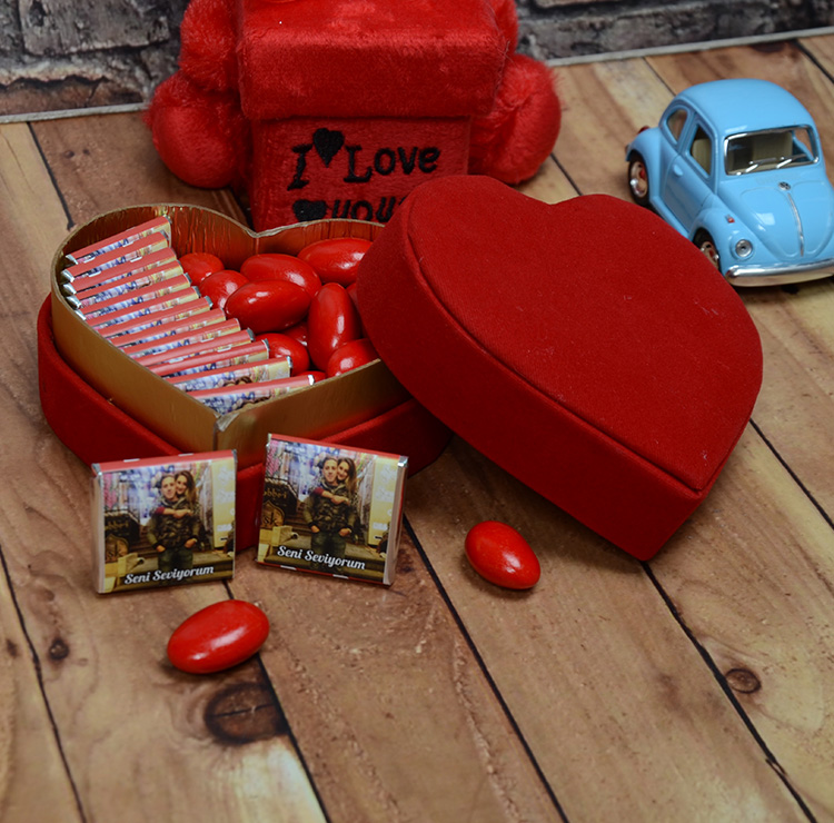 Bebek Çikolatası Sevgiliye Özel Mini Kalpli Kutuda Resimli Çikolata